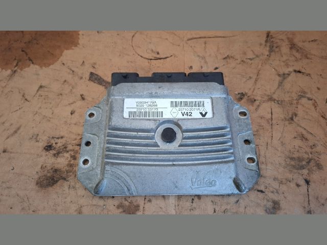 bontott RENAULT CLIO IV Motorvezérlő