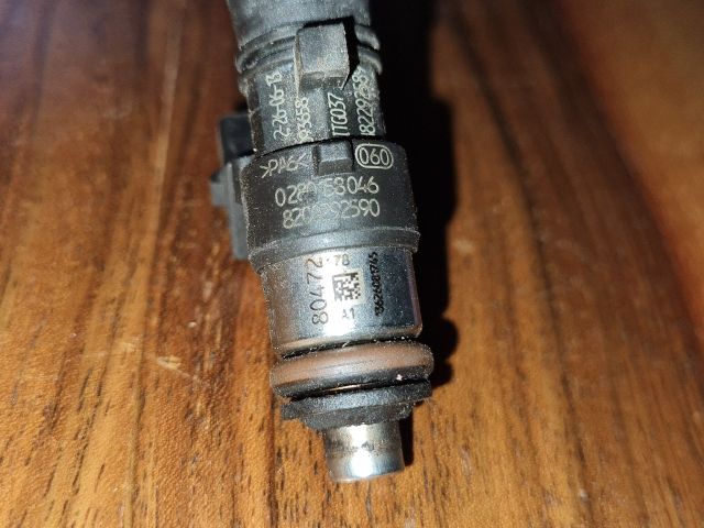 bontott RENAULT CLIO IV Porlasztó (1 db)