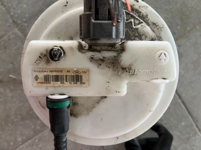 bontott RENAULT CLIO IV Üzemanyag Szivattyú