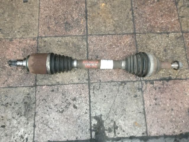 bontott RENAULT CLIO IV Bal Féltengely