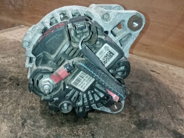 bontott RENAULT CLIO IV Generátor