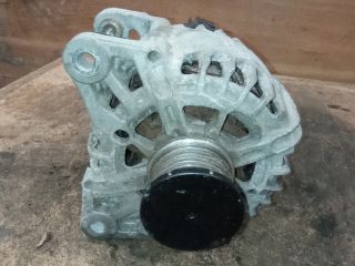 bontott RENAULT CLIO IV Generátor