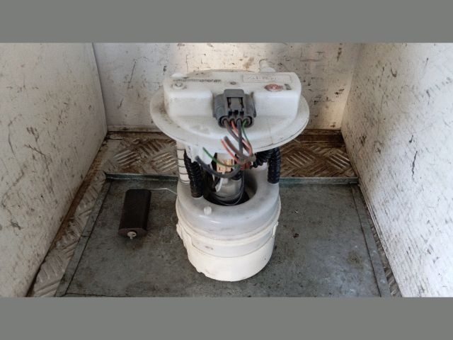 bontott RENAULT CLIO IV Üzemanyag Szivattyú