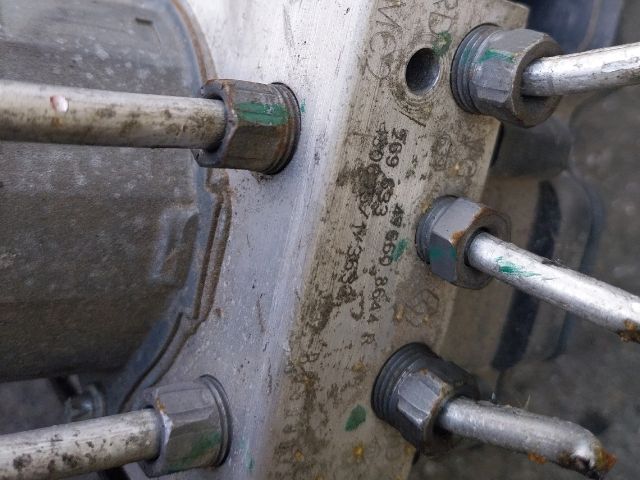 bontott RENAULT CLIO IV ABS Kocka