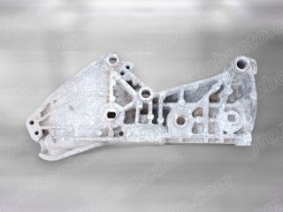 bontott RENAULT CLIO IV Generátor Tartó Bak