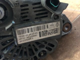 bontott RENAULT CLIO IV Generátor