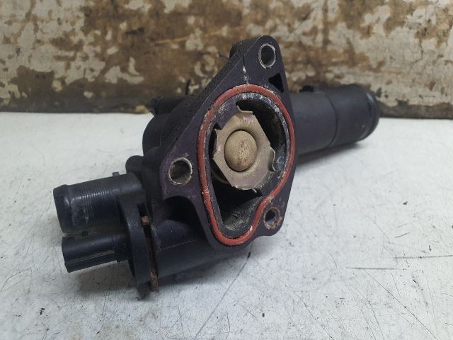 bontott RENAULT CLIO IV Termosztátház