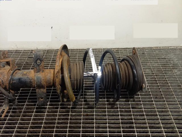 bontott RENAULT CLIO IV Első Rugó