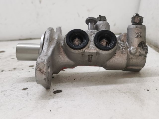 bontott RENAULT CLIO IV Főfékhenger