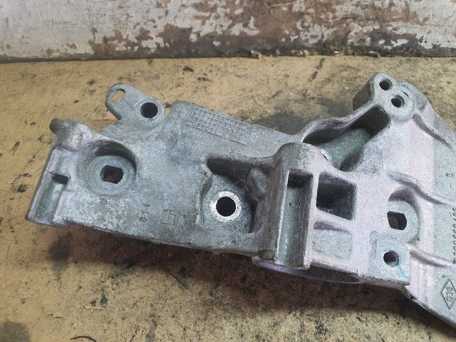 bontott RENAULT CLIO IV Generátor Tartó Bak