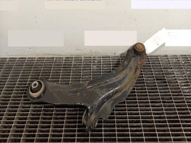 bontott RENAULT CLIO IV Jobb első Lengőkar