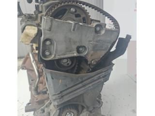 bontott RENAULT CLIO IV Motor (Fűzött blokk hengerfejjel)