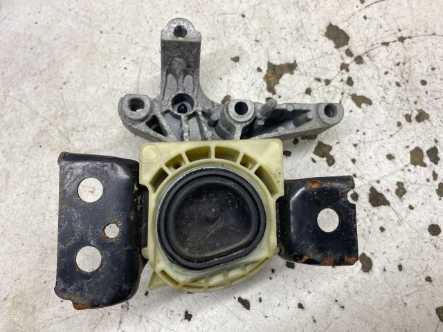 bontott RENAULT CLIO IV Motor Tartó Bak Jobb