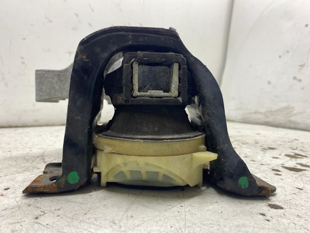 bontott RENAULT CLIO IV Motor Tartó Bak Jobb