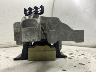 bontott RENAULT CLIO IV Motor Tartó Bak Jobb