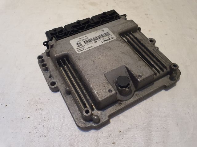 bontott RENAULT CLIO IV Motorvezérlő