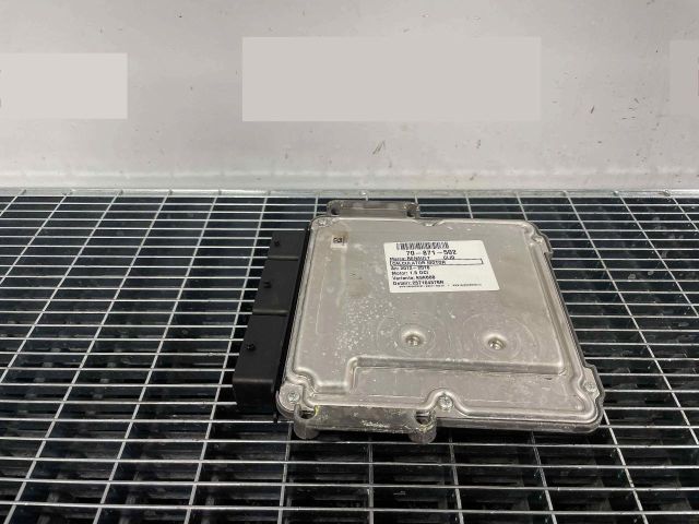 bontott RENAULT CLIO IV Motorvezérlő