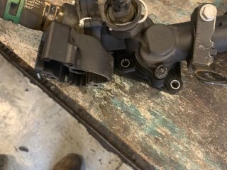 bontott RENAULT CLIO IV Termosztátház