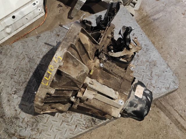 bontott RENAULT CLIO IV Váltó (Mechanikus)