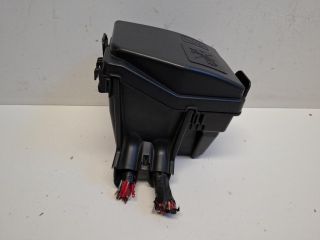 bontott RENAULT CLIO IV Biztosítéktábla Motortér