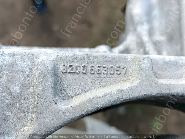 bontott RENAULT CLIO IV Generátor Tartó Bak