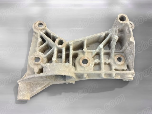 bontott RENAULT CLIO IV Generátor Tartó Bak