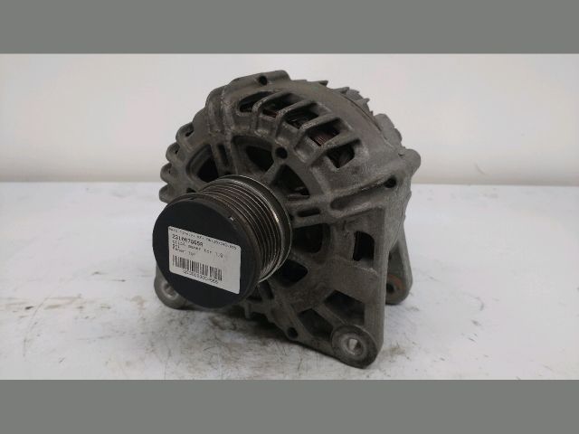 bontott RENAULT CLIO IV Generátor