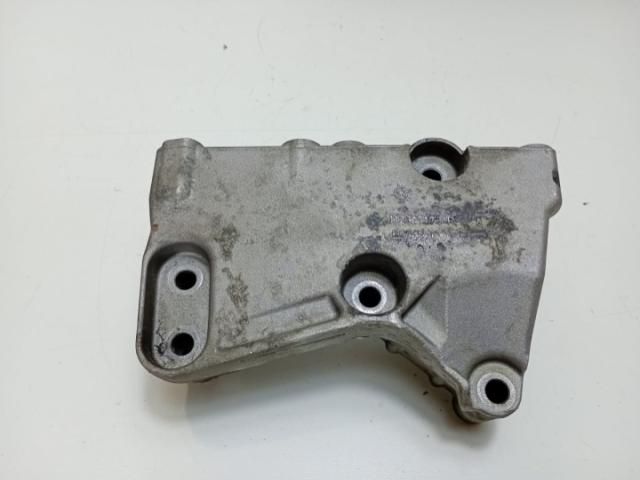 bontott RENAULT CLIO IV Motor Tartó Bak (Pozíciófüggetlen)