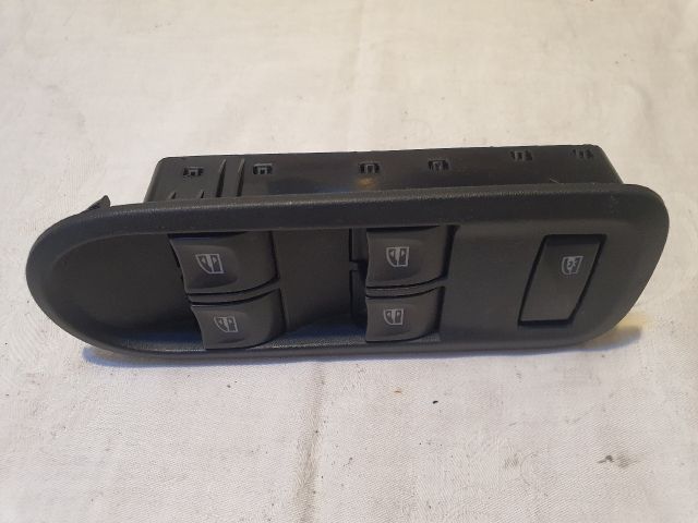 bontott RENAULT CLIO IV Ablakemelő Kapcsoló Négyes / Kettes