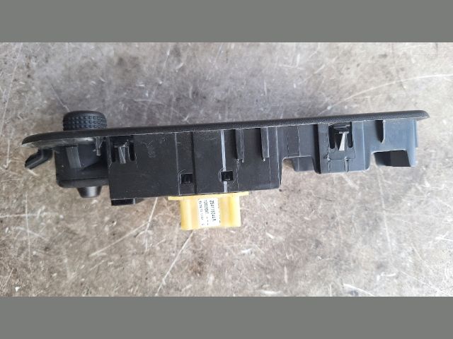 bontott RENAULT CLIO IV Ablakemelő Kapcsoló Négyes / Kettes