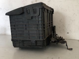 bontott RENAULT CLIO IV Akkumulátor Tartó