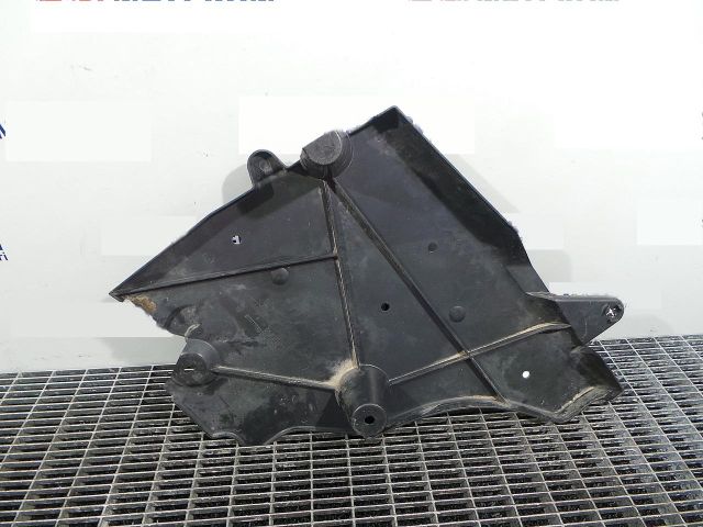 bontott RENAULT CLIO IV Alsó Motorburkolat