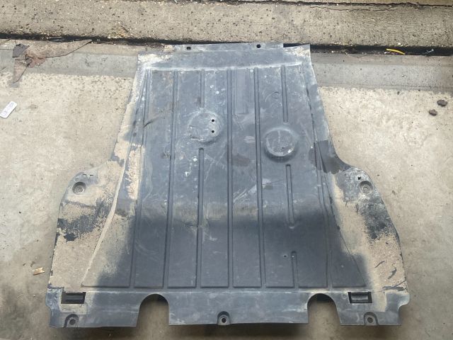 bontott RENAULT CLIO IV Alsó Motorburkolat