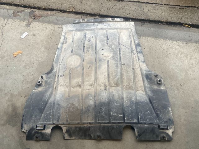 bontott RENAULT CLIO IV Alsó Motorburkolat