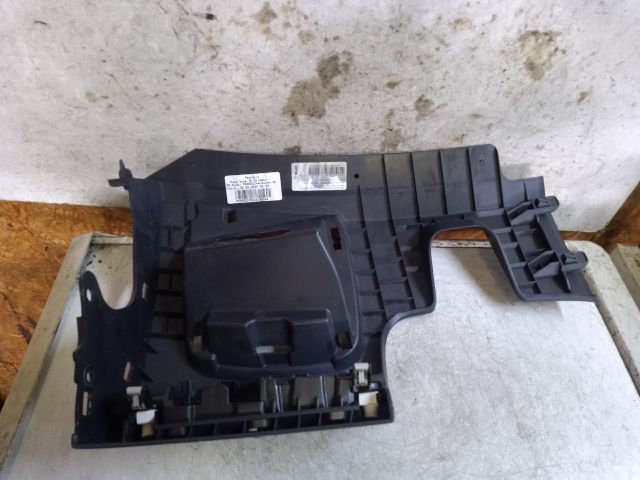 bontott RENAULT CLIO IV Bal Alsó Műszerfal Burkolat