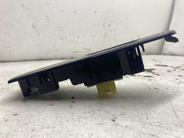 bontott RENAULT CLIO IV Bal első Ablakemelő Kapcsoló