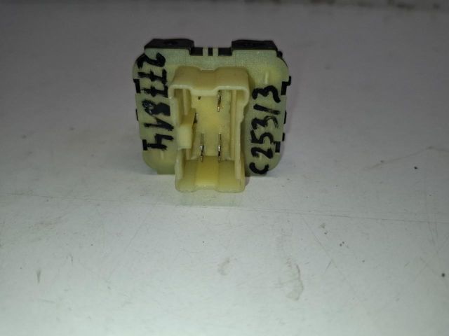 bontott RENAULT CLIO IV Bal első Ablakemelő Kapcsoló