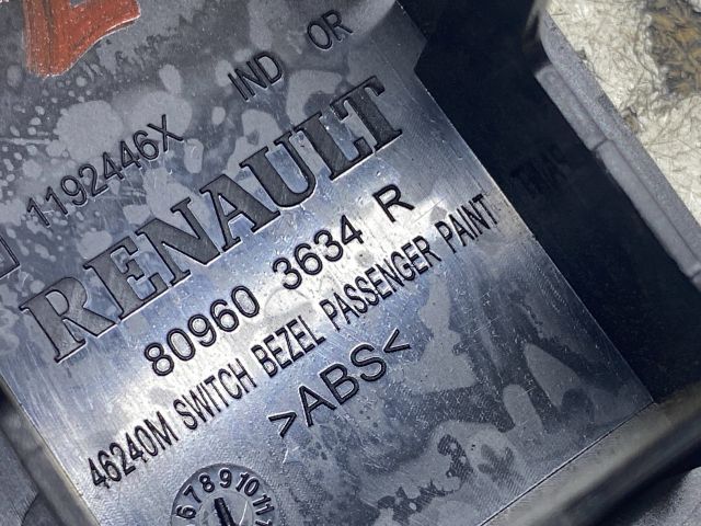 bontott RENAULT CLIO IV Bal első Ablakemelő Kapcsoló