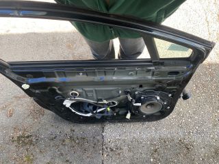 bontott RENAULT CLIO IV Bal első Ajtó (Részeivel)