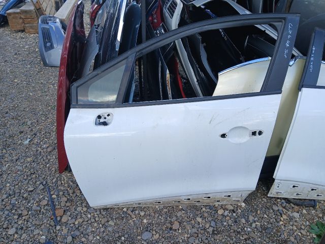 bontott RENAULT CLIO IV Bal első Ajtó (Üres lemez)