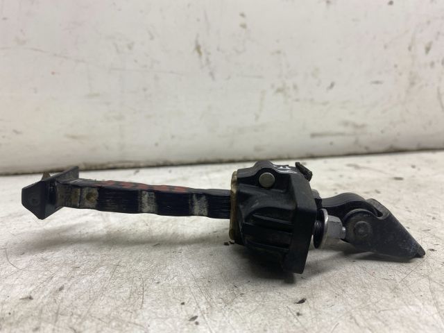 bontott RENAULT CLIO IV Bal első Ajtóhatároló