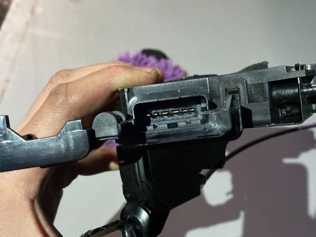 bontott RENAULT CLIO IV Bal első Ajtózár