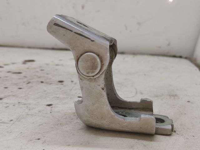 bontott RENAULT CLIO IV Bal első Alsó Zsanér