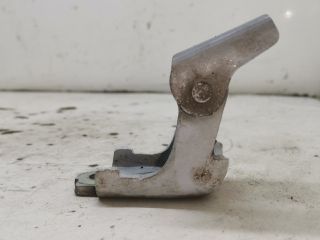 bontott RENAULT CLIO IV Bal első Alsó Zsanér