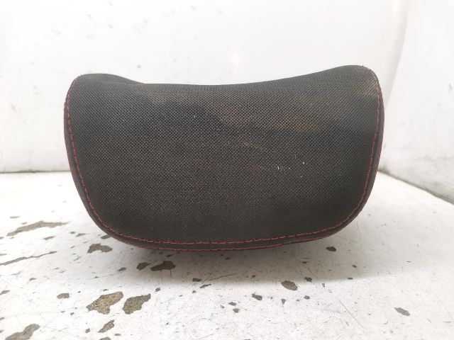 bontott RENAULT CLIO IV Bal első Fejtámla