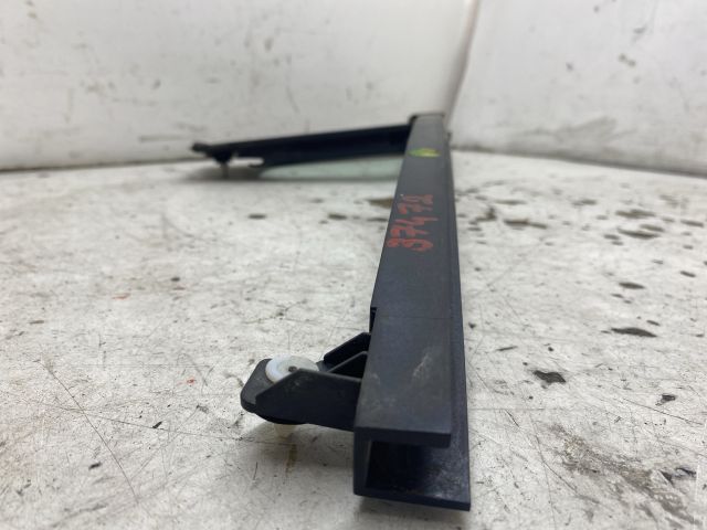 bontott RENAULT CLIO IV Bal első Fixüveg (Ajtóban)