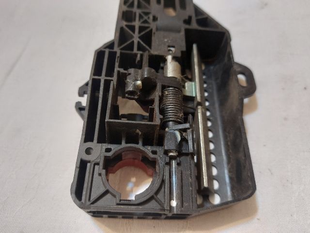 bontott RENAULT CLIO IV Bal első Külső Kilincsfészek