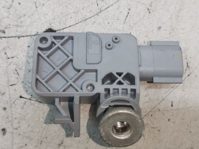 bontott RENAULT CLIO IV Bal első Oldal Ütközés Érzékelő