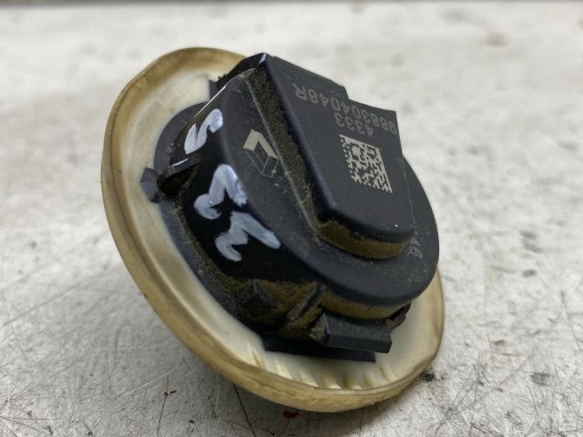 bontott RENAULT CLIO IV Bal első Oldal Ütközés Érzékelő