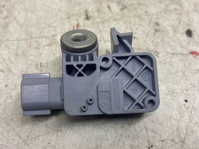 bontott RENAULT CLIO IV Bal első Oldal Ütközés Érzékelő